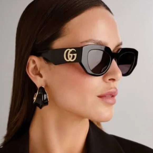 Excluded Gucci Sunglasses, New 375 - Picture 4 of 7